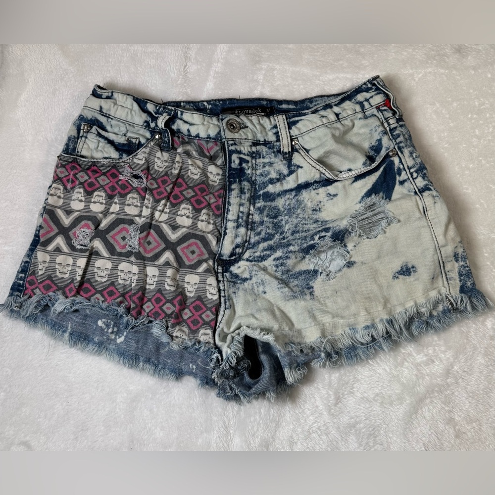 Love Sick Skull Distressed Jean‎ Short Size 11